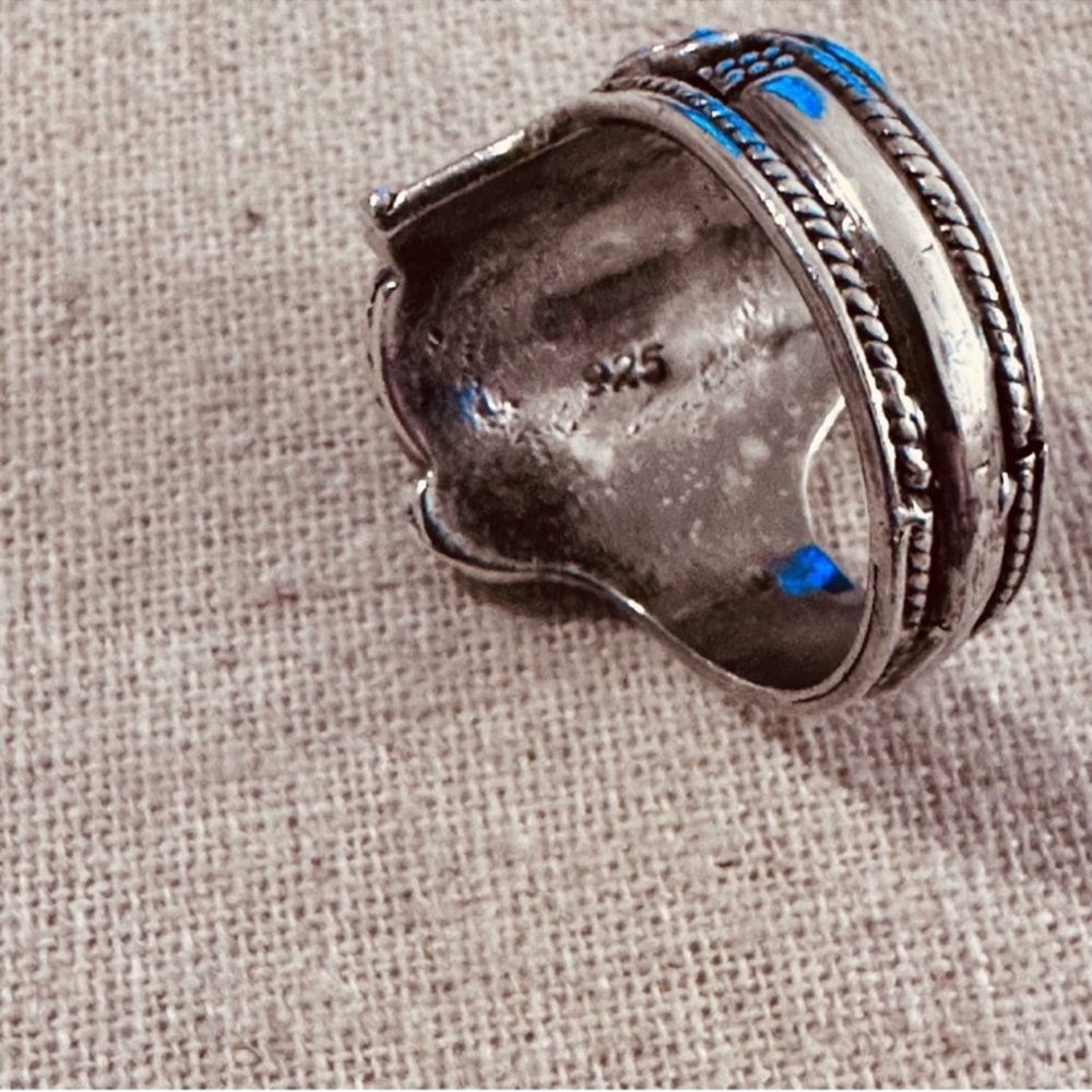Vintage | Ring | Vintage Afghan Silver Malachite Stone Ring - Picture 2 of 5